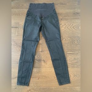 Thyme maternity black pants. Size M